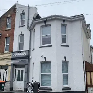 Oyo Carlton Road Bournemouth