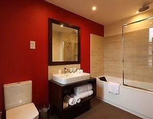 https://chalfield-manor-boutique-hotel.bournemouth-hotels.org
